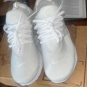 Nike White Sneakers Modern Knit Design